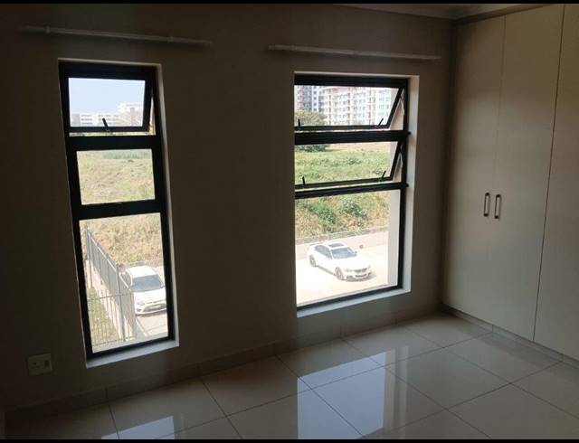 2 BEDROOM APARTMENT FOR SALE IN UMHLANGA RIDGE